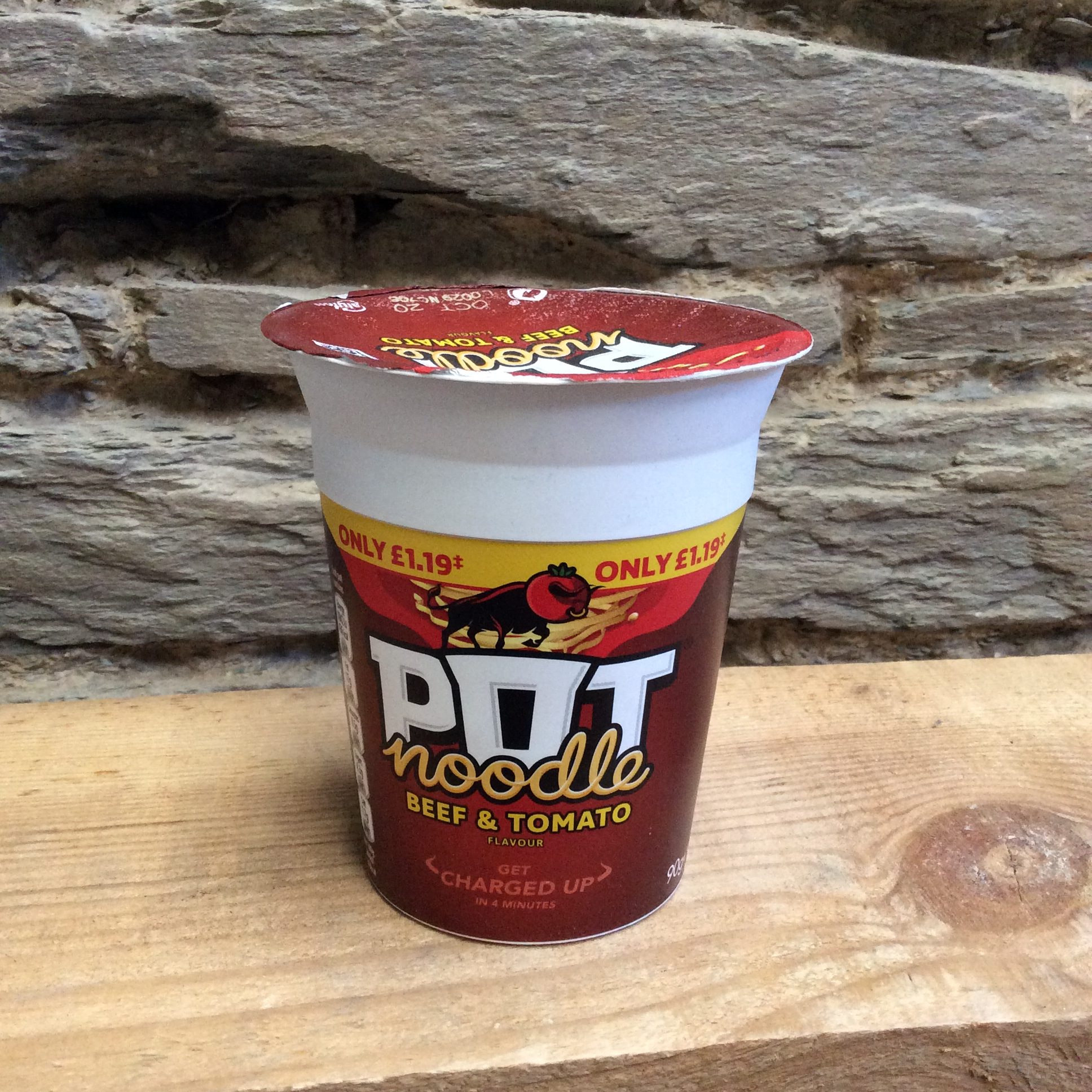 Pot Noodle. Beef and Tomato Siop Y Pentre Pot Noodle. Beef and Tomato Siop Y Pentre